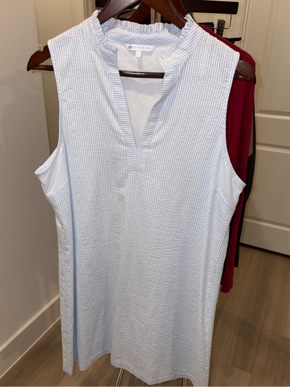 Southern Tide Blue White Seersucker Sleeveless Ruffle V Neck Shift Dress Sz Lg